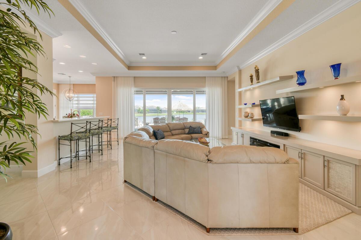 Valencia Cay - Residential