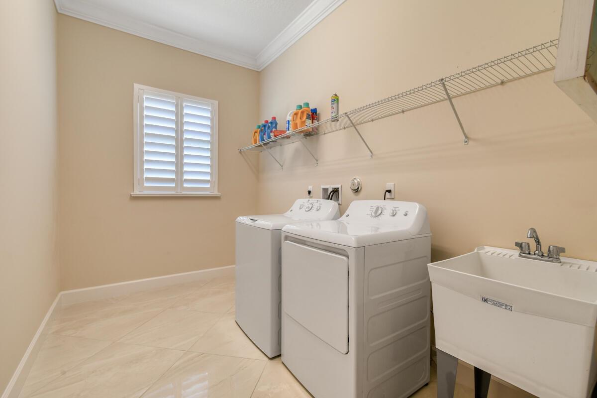 Valencia Cay - Residential
