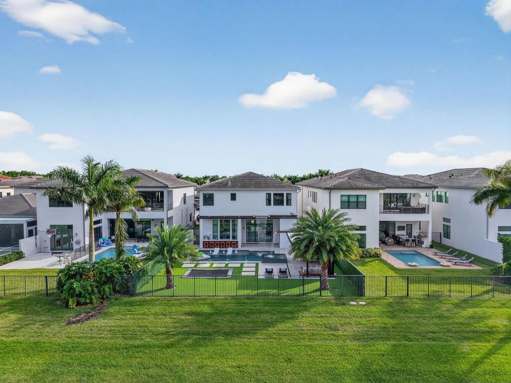 BOCA BRIDGES - Residential