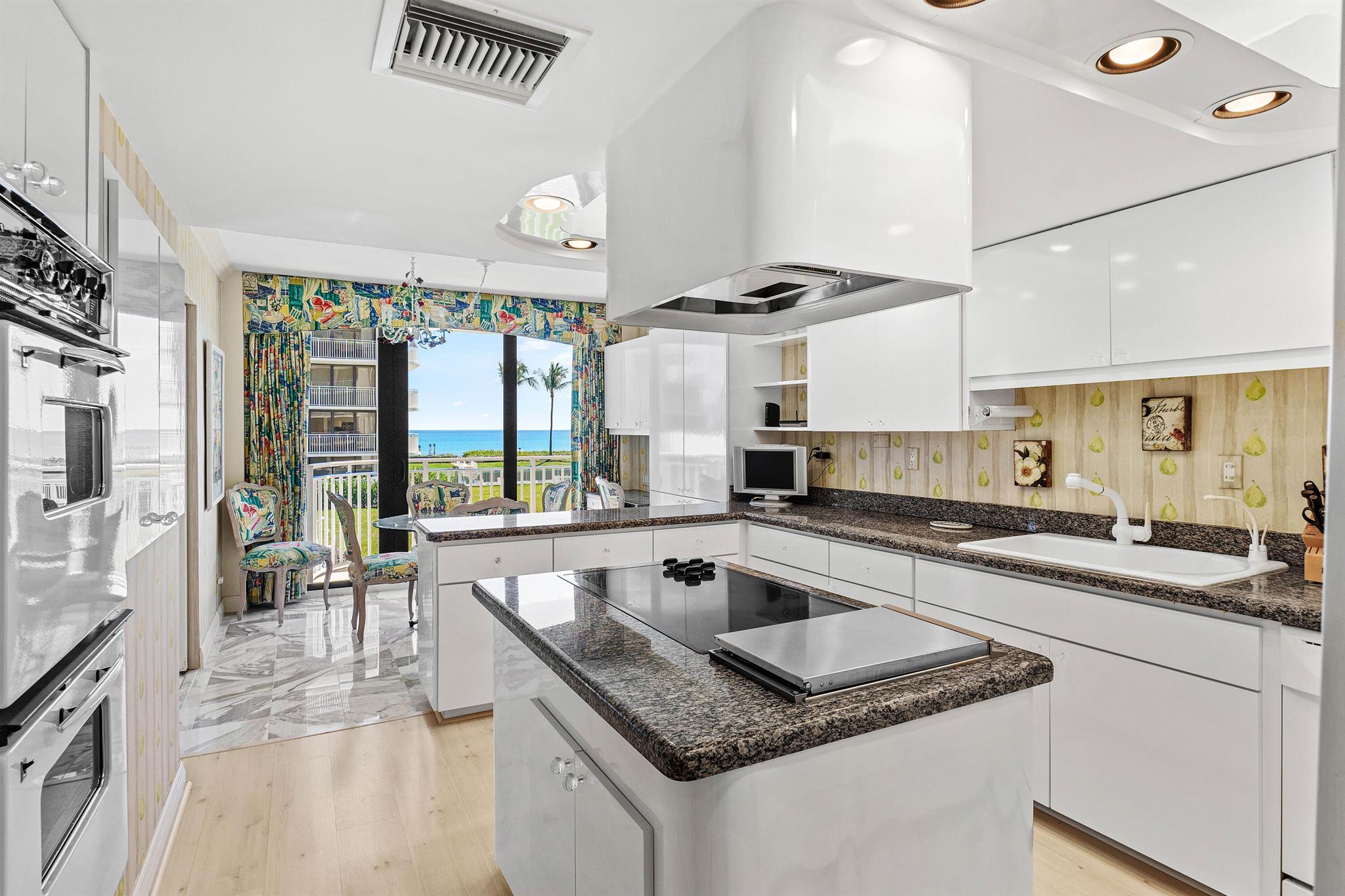 PALM BEACH STRATFORD COND - Residential