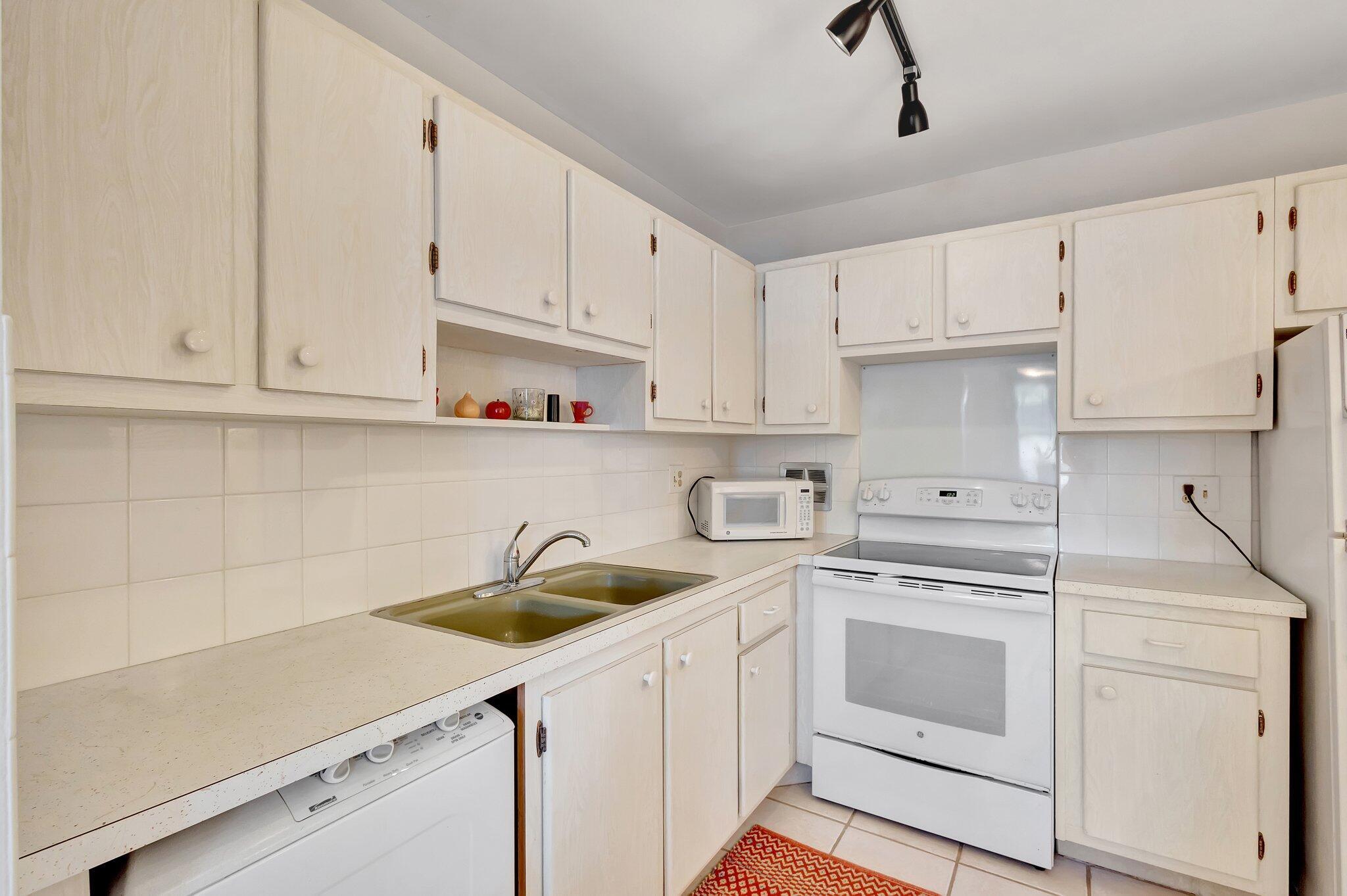 PLYMOUTH CONDOS A TO F - Residential