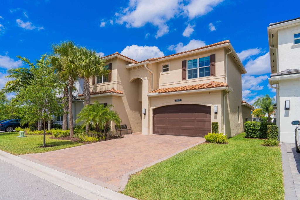 Photo of 9625 Highland Pointe Pass, Delray Beach, FL 33446 (MLS # R11009980)