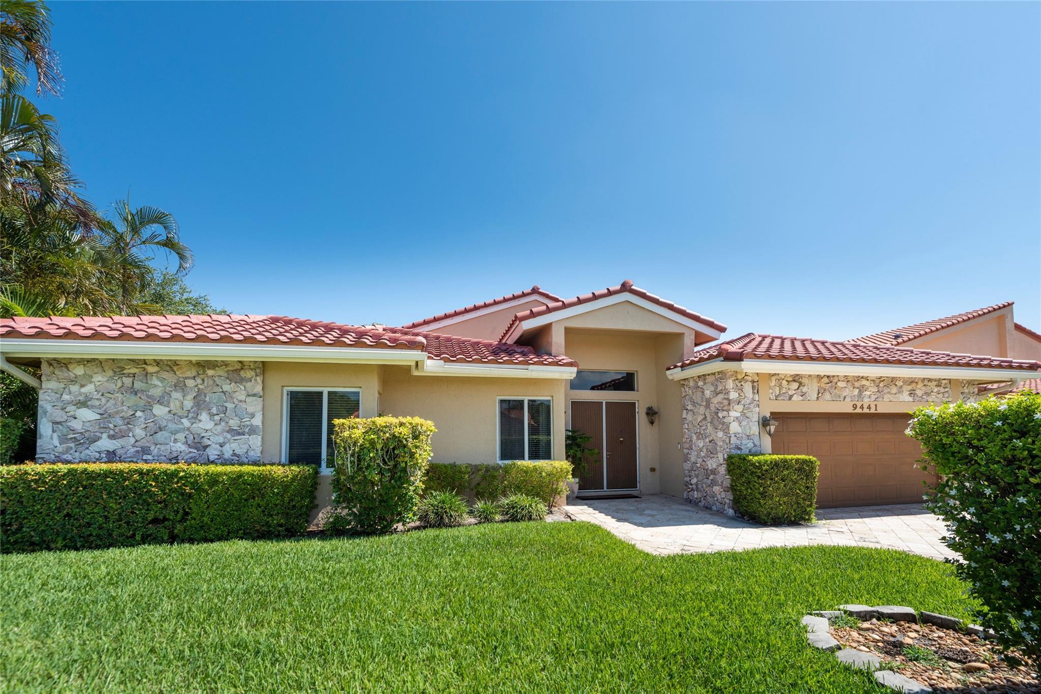 9441 NW 10th St