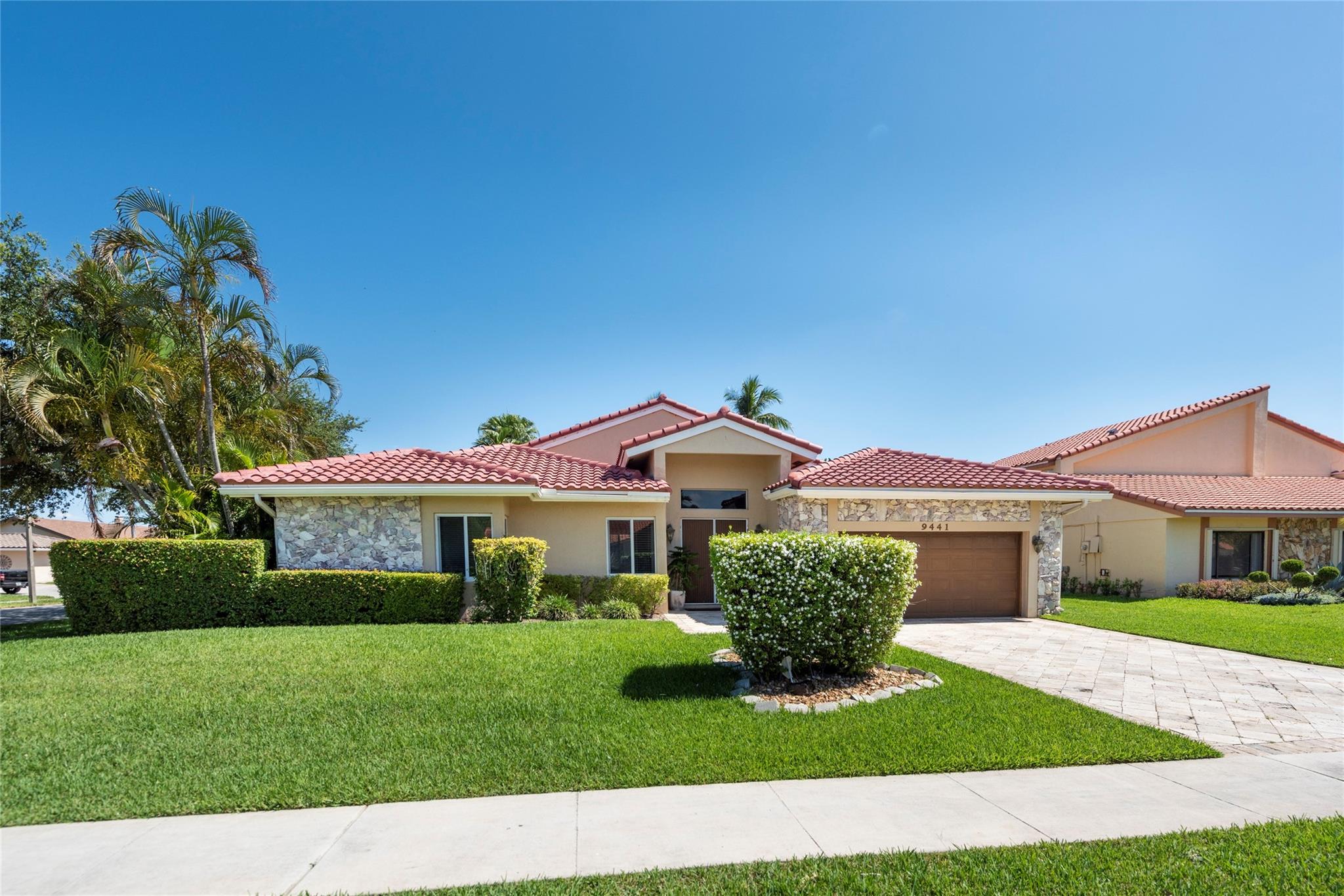 9441 NW 10th St