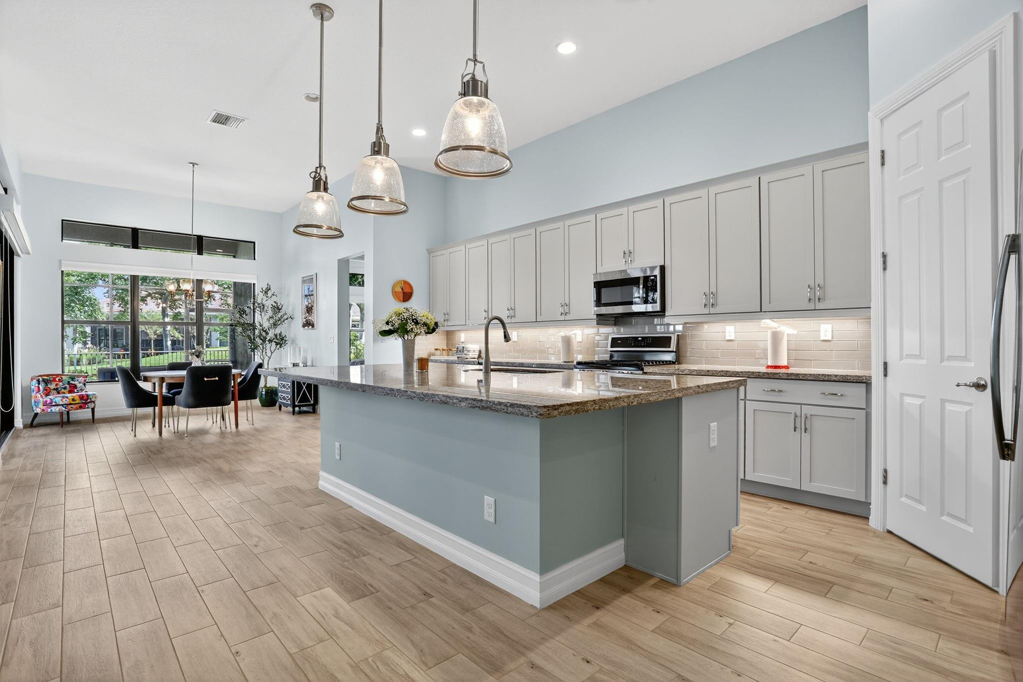 PARKLAND ROYALE - Residential