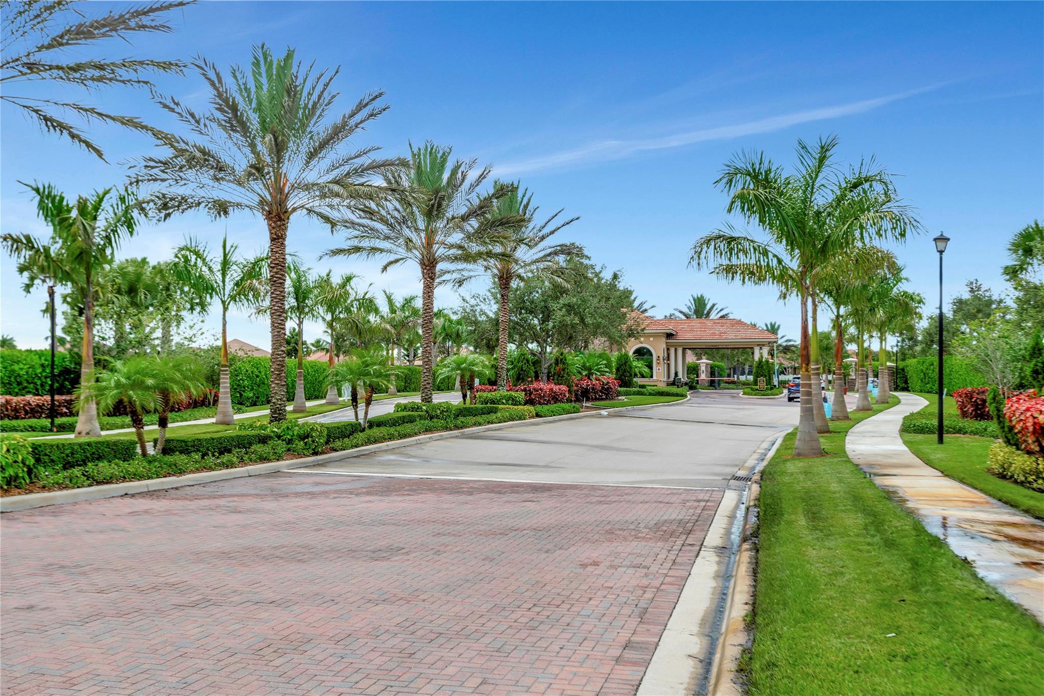 PARKLAND ROYALE - Residential