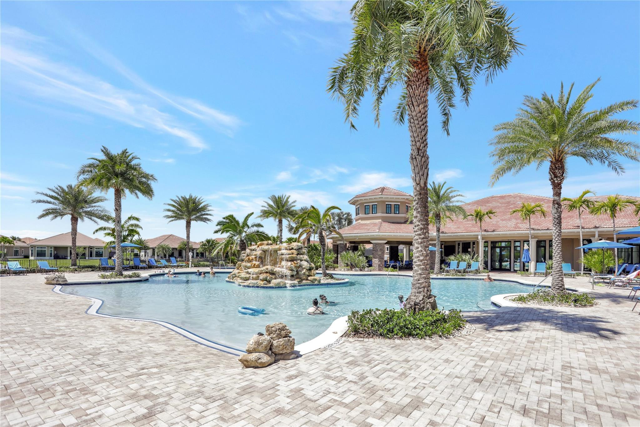 PARKLAND ROYALE - Residential