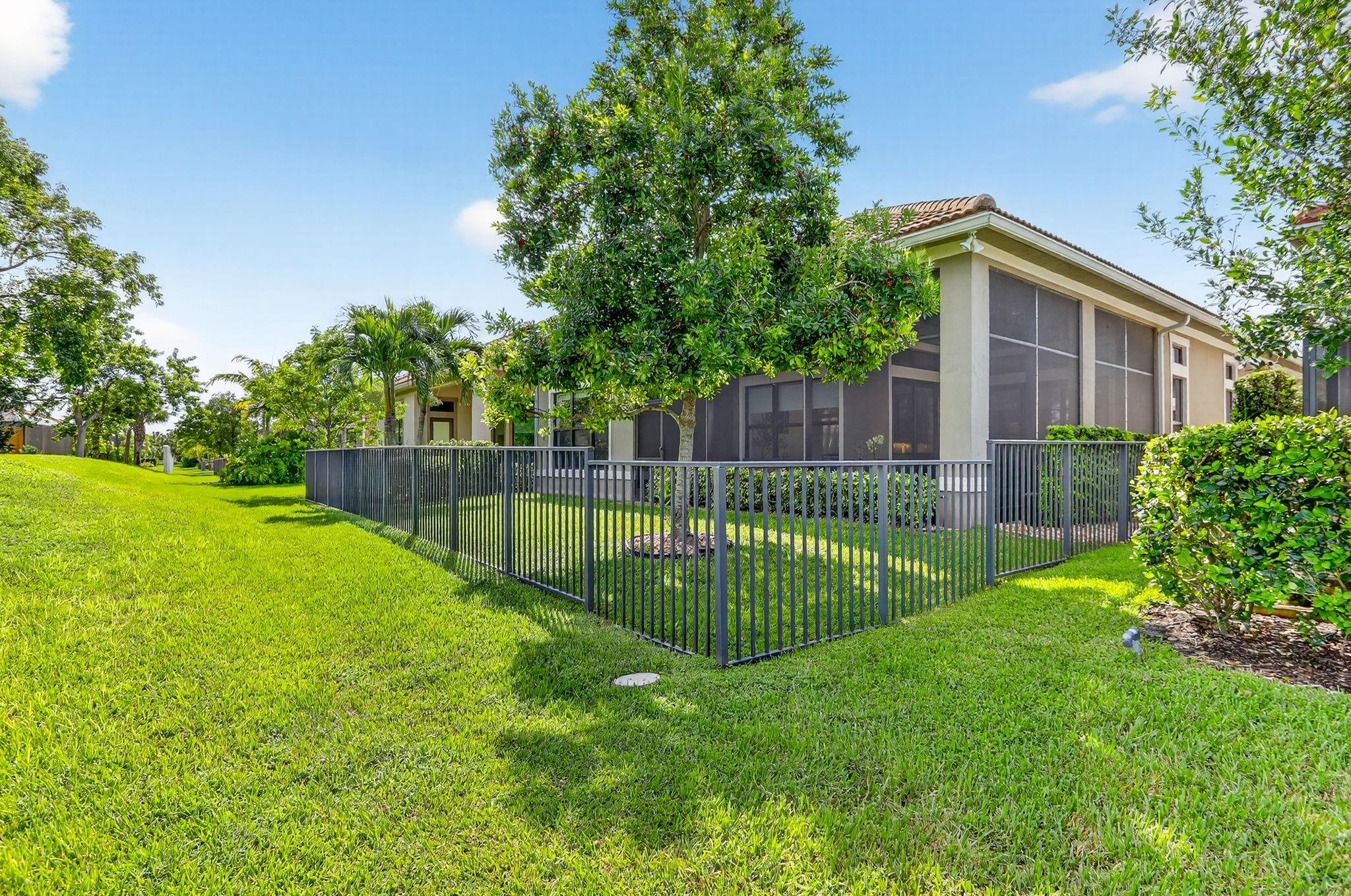 PARKLAND ROYALE - Residential