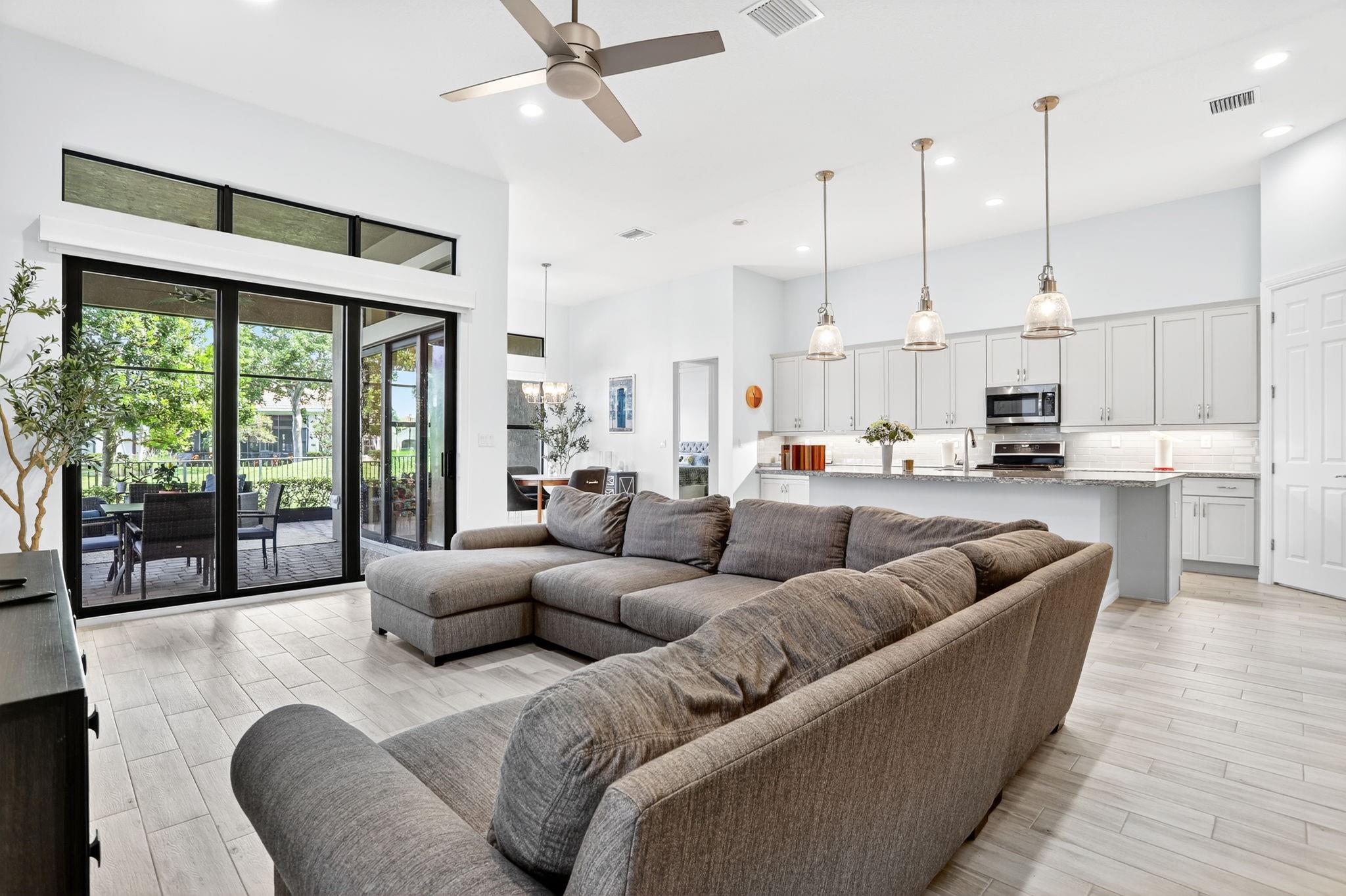 PARKLAND ROYALE - Residential