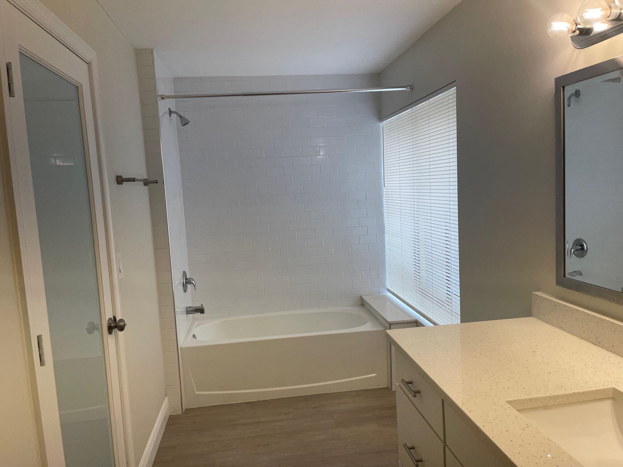 633 Executive Center Drive L-101