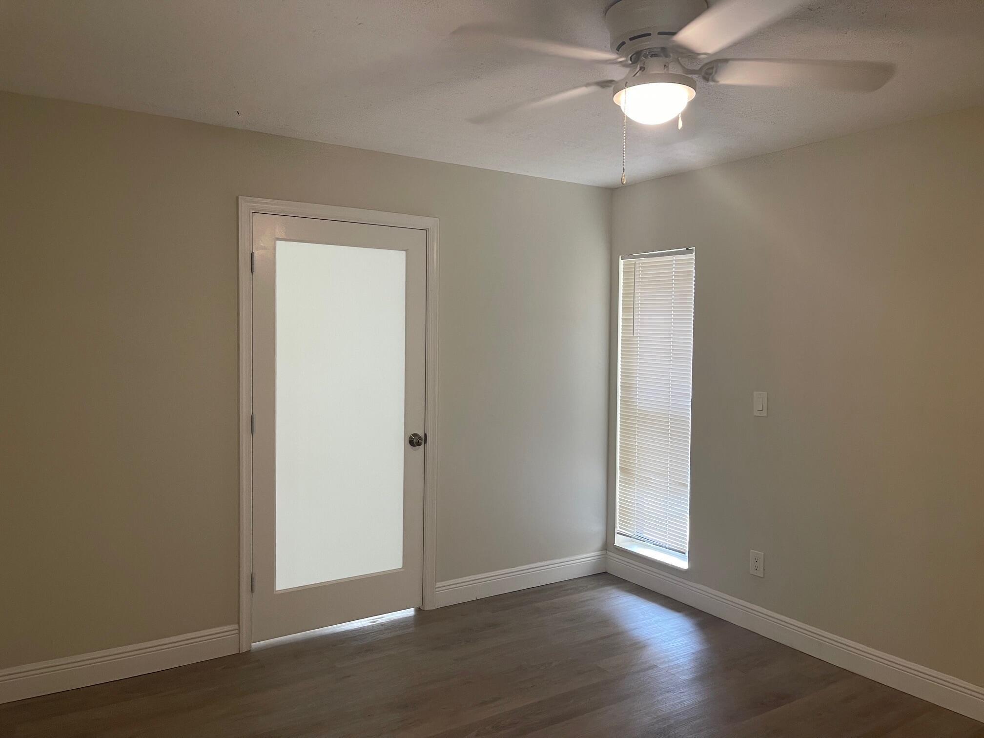 633 Executive Center Drive L-101