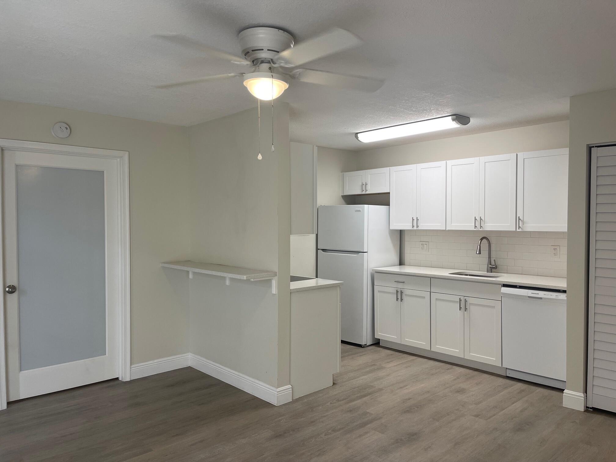 633 Executive Center Drive L-101