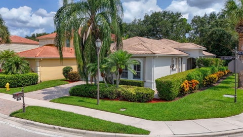 Photo of 235 Via Condado Way, Palm Beach Gardens, FL 33418 (MLS # B26045212)