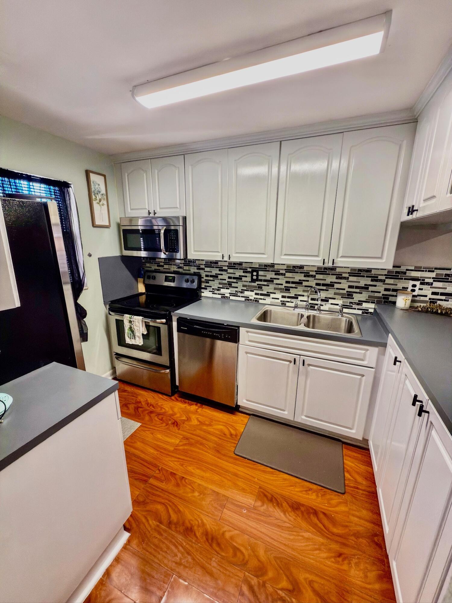 COUNTRYSIDE CONDO - Residential Lease
