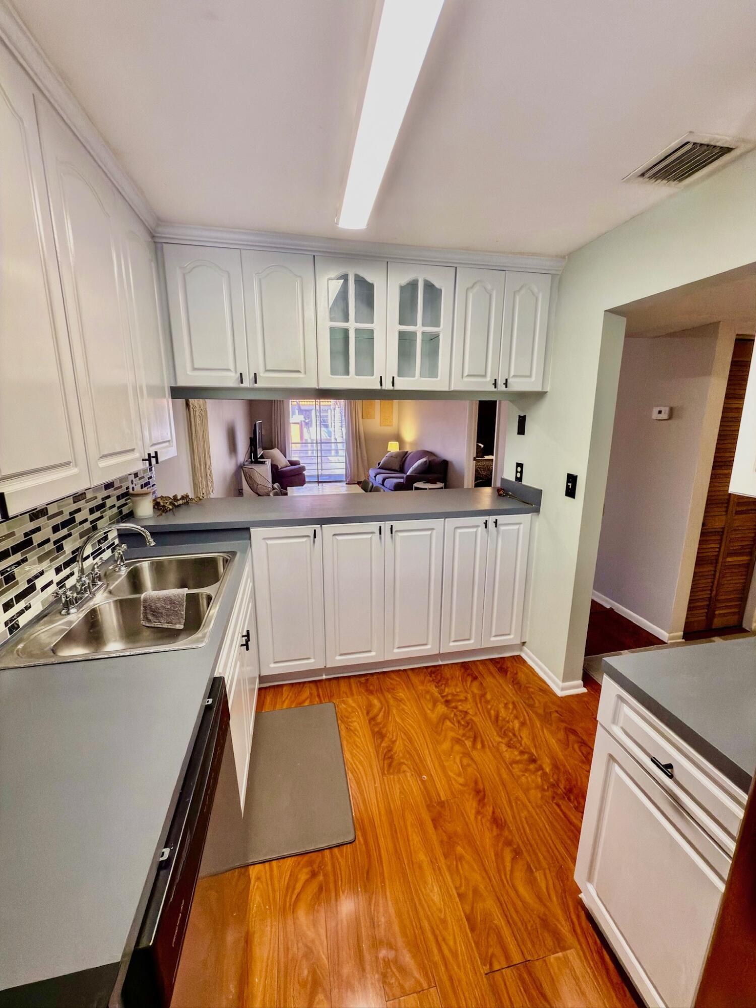 COUNTRYSIDE CONDO - Residential Lease