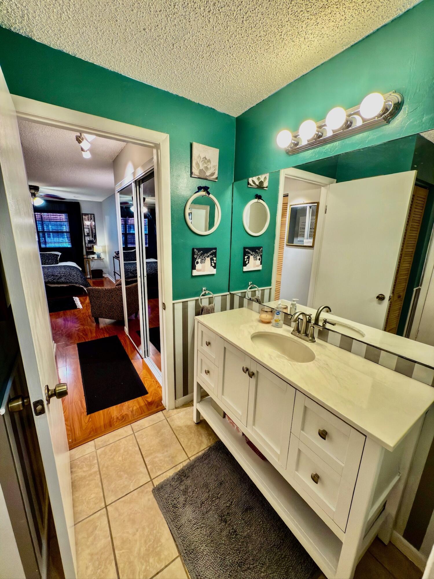 COUNTRYSIDE CONDO - Residential Lease