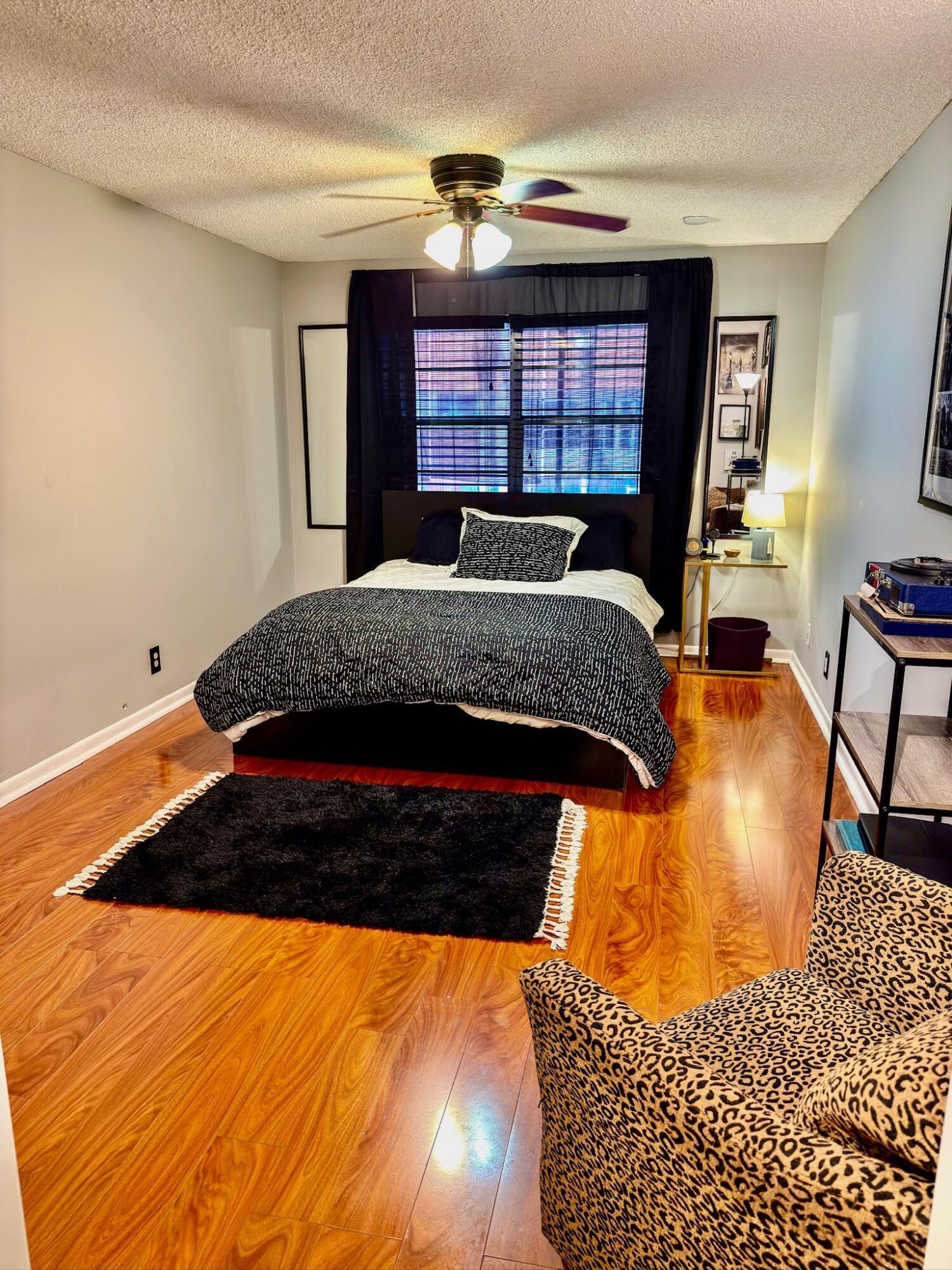 COUNTRYSIDE CONDO - Residential Lease