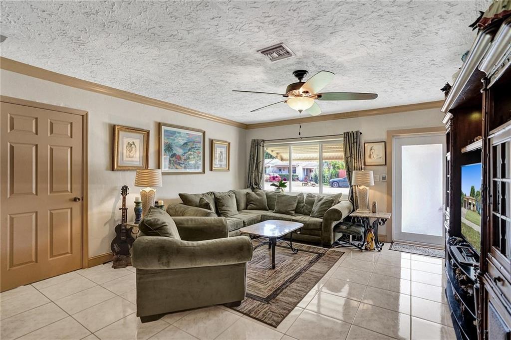 North Hollywood 4-1 B - Residential