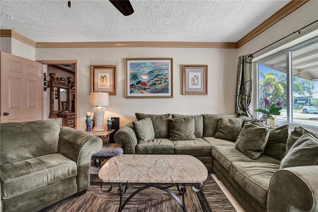 North Hollywood 4-1 B - Residential