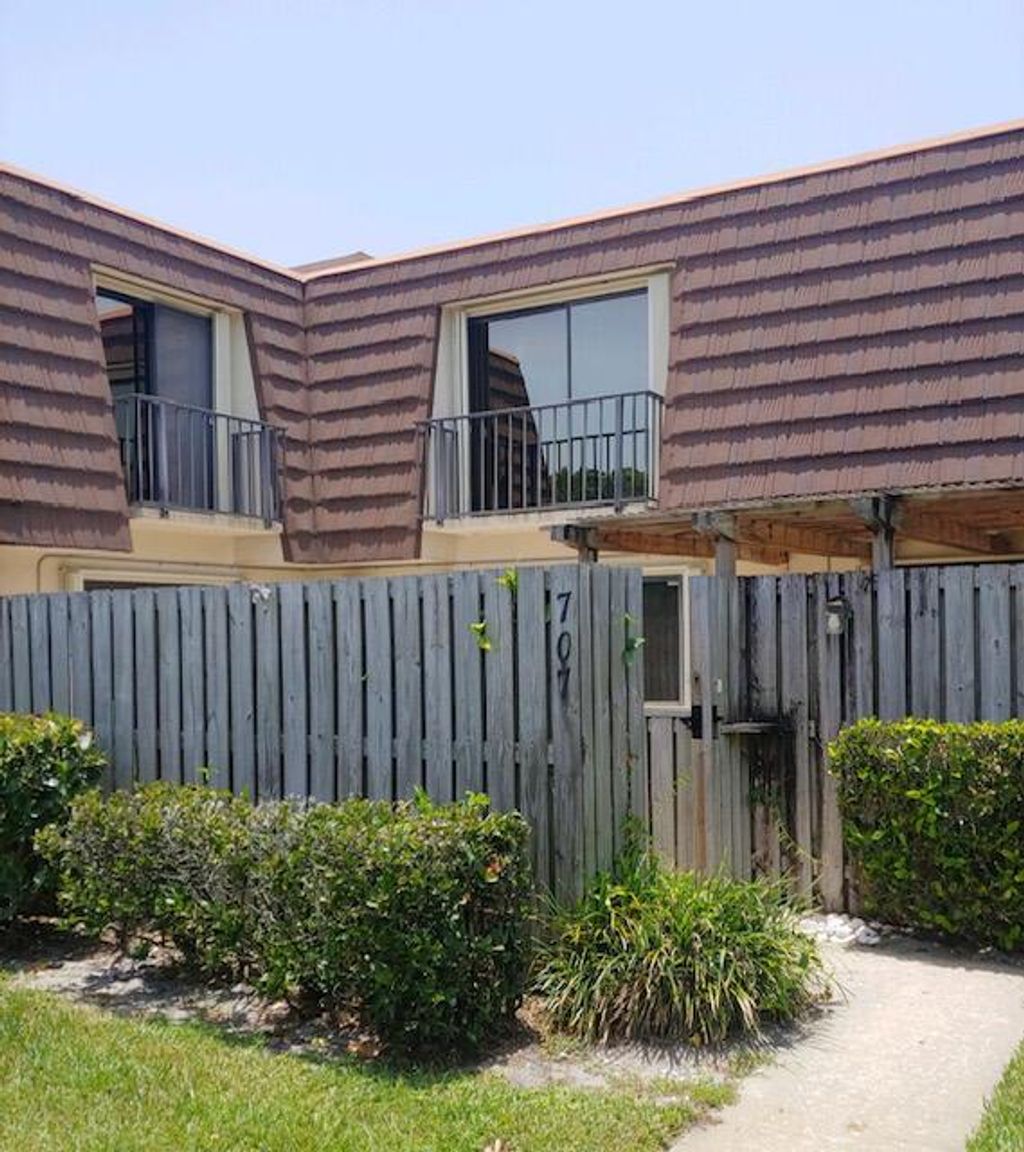 Photo of 707 7th Lane Ln #707, Palm Beach Gardens, FL 33418 (MLS # R10808784)