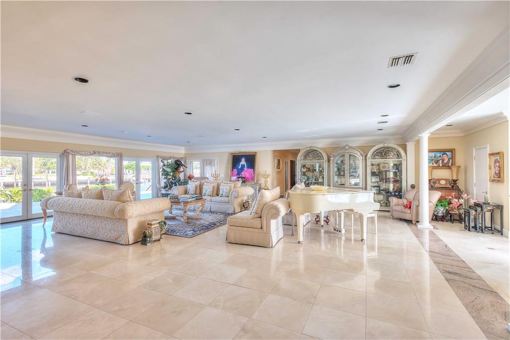 Isla Bahia 47-27 B - Residential