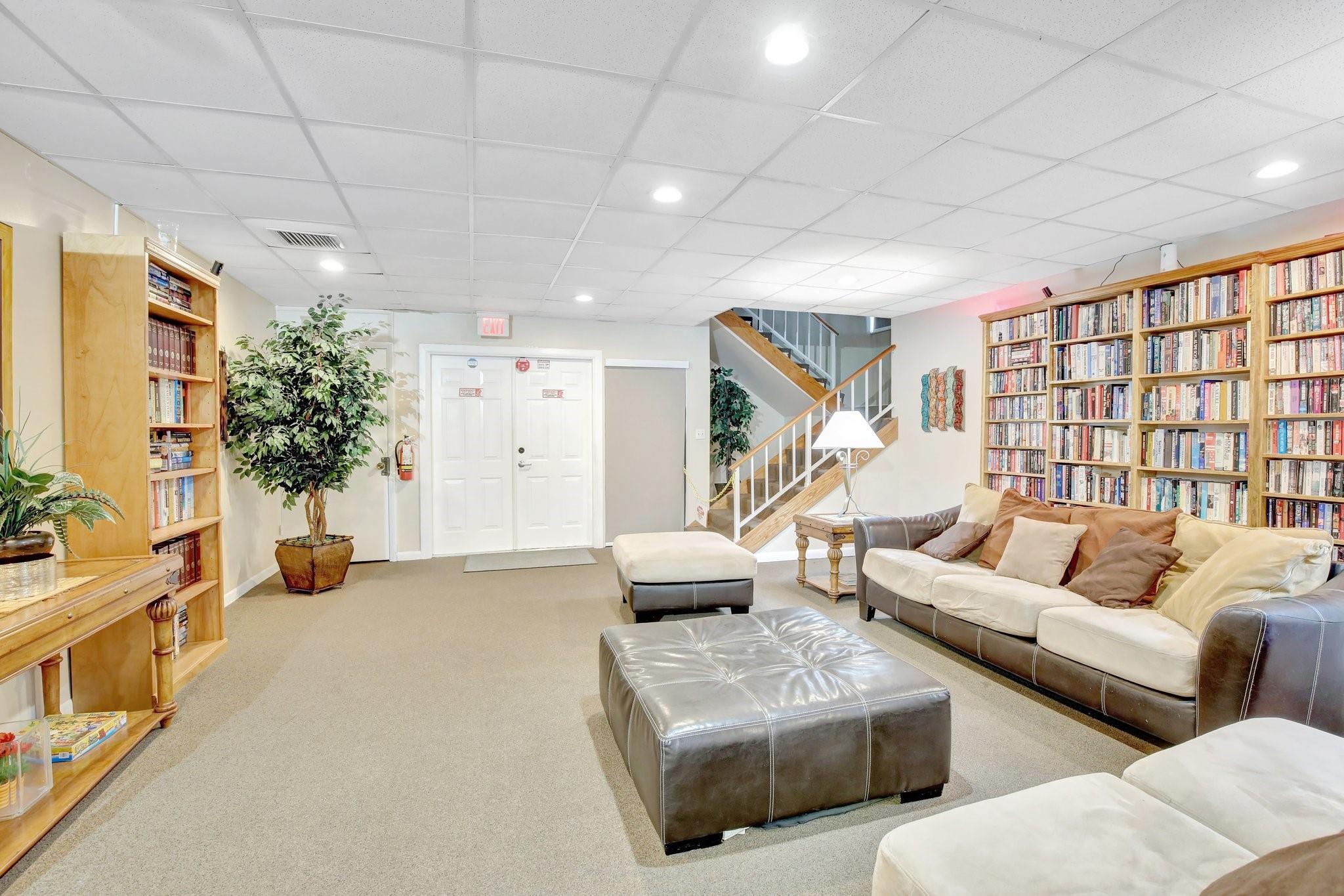 Lago West Condominiums - Residential