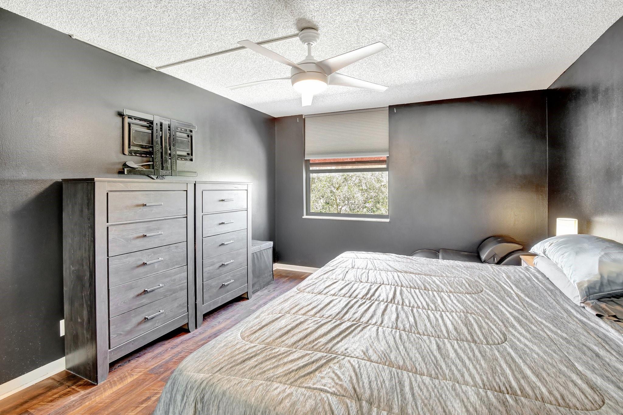 Lago West Condominiums - Residential