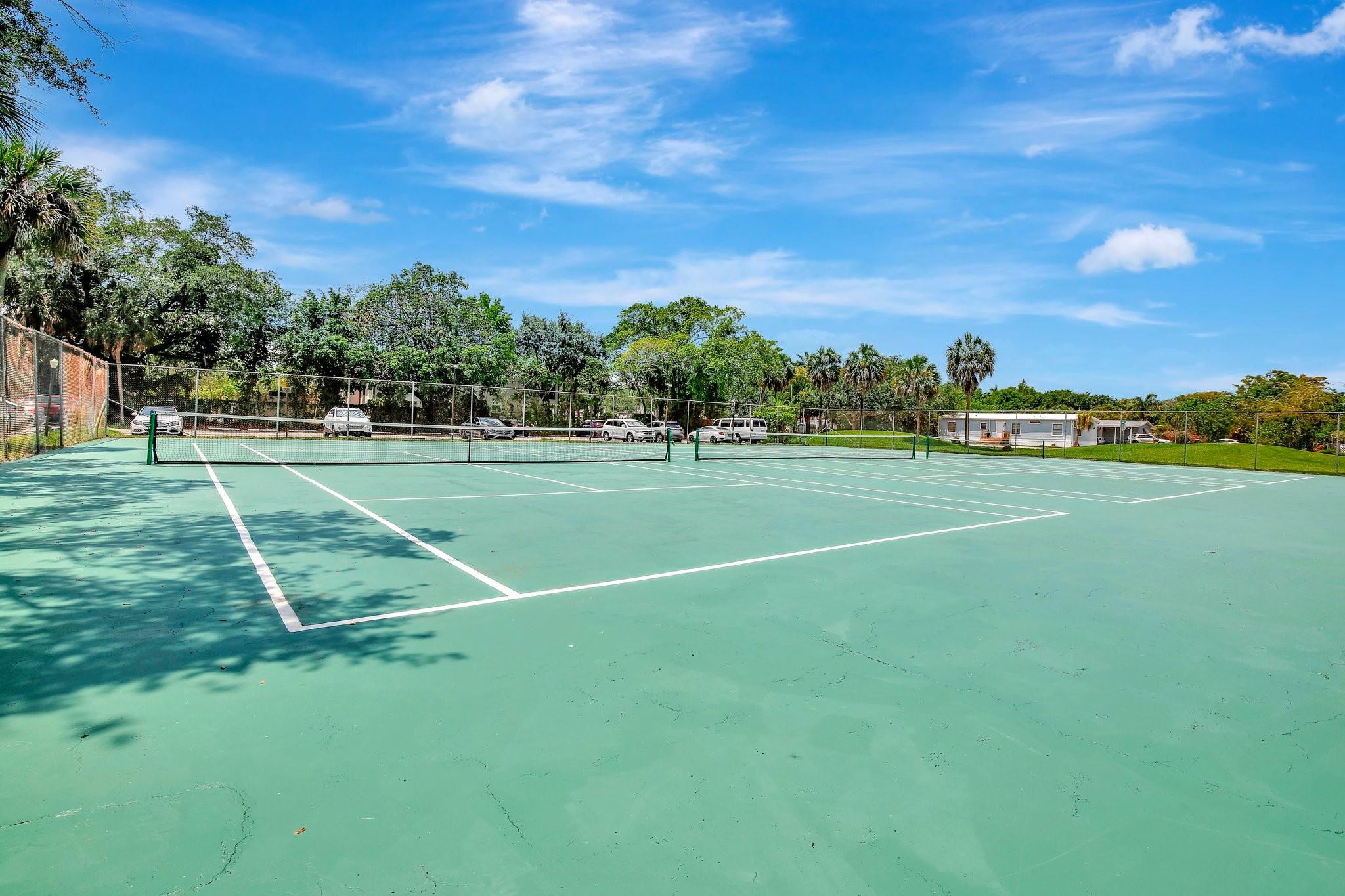 Lago West Condominiums - Residential