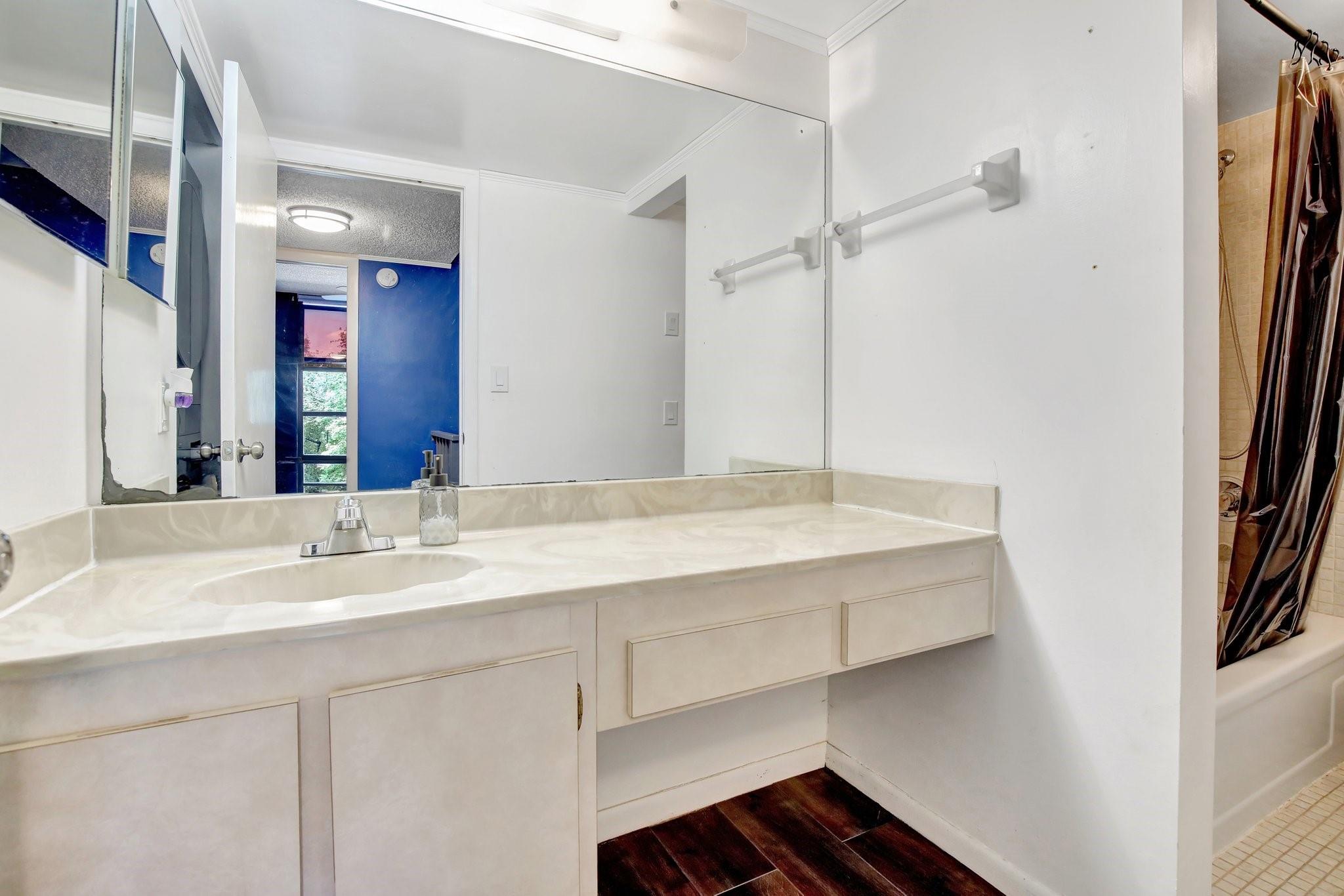 Lago West Condominiums - Residential