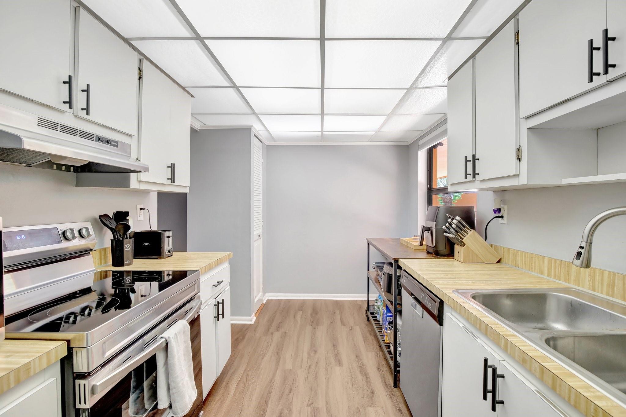 Lago West Condominiums - Residential