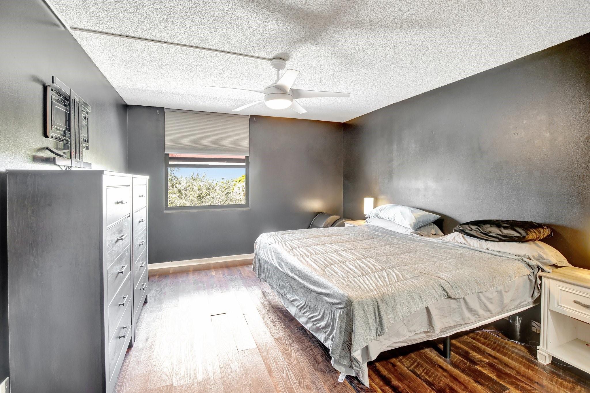 Lago West Condominiums - Residential