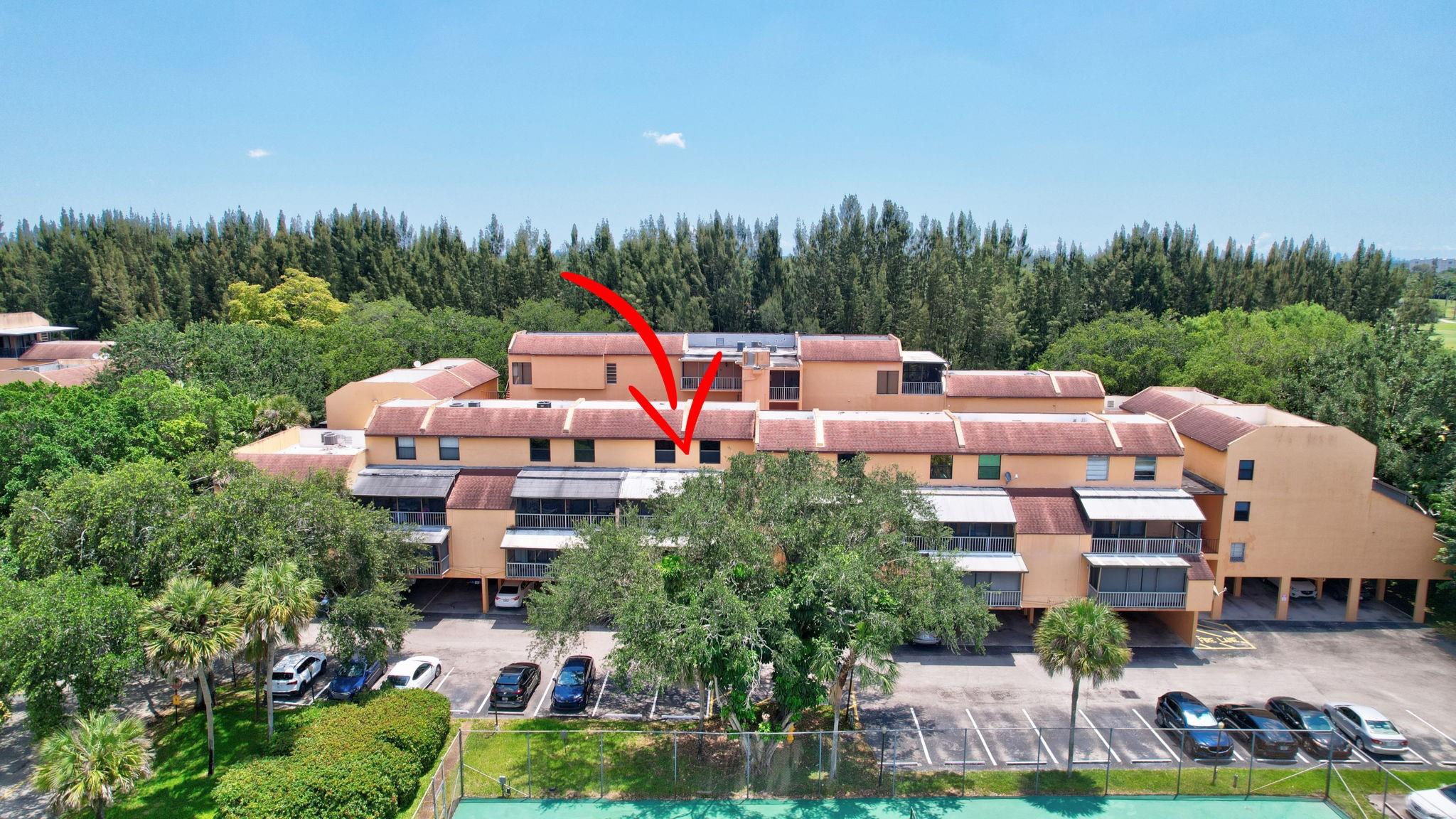 Lago West Condominiums - Residential