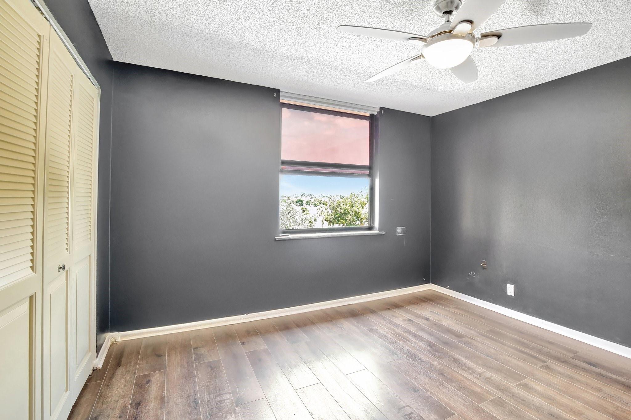 Lago West Condominiums - Residential