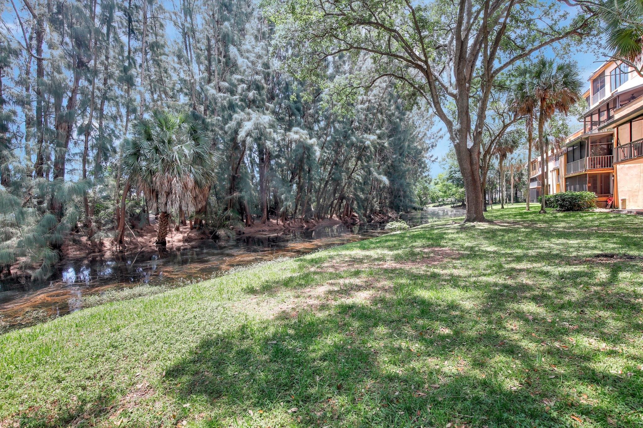 Lago West Condominiums - Residential