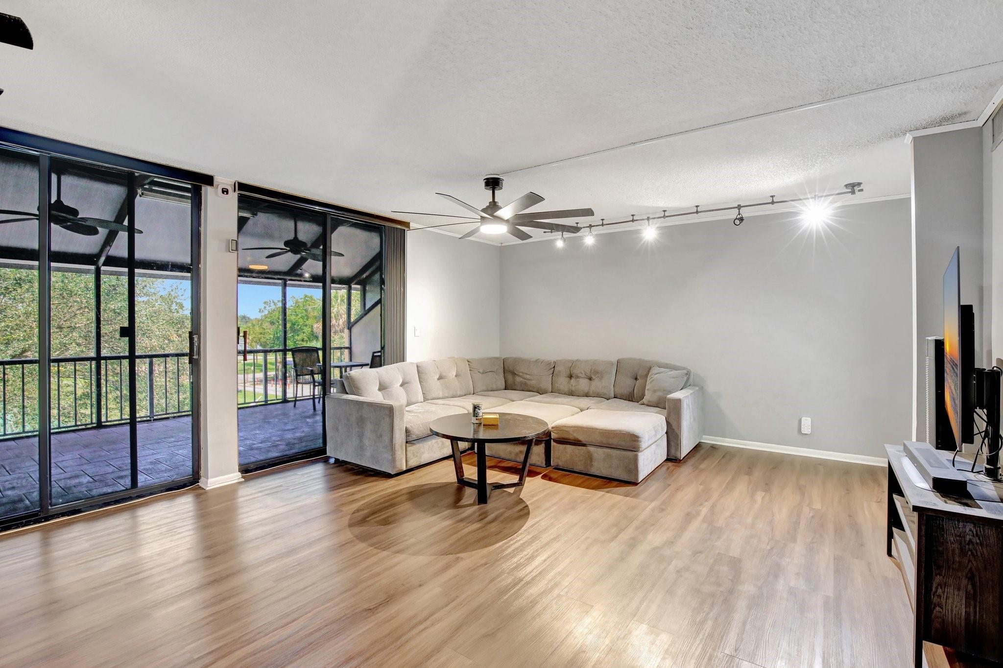 Lago West Condominiums - Residential