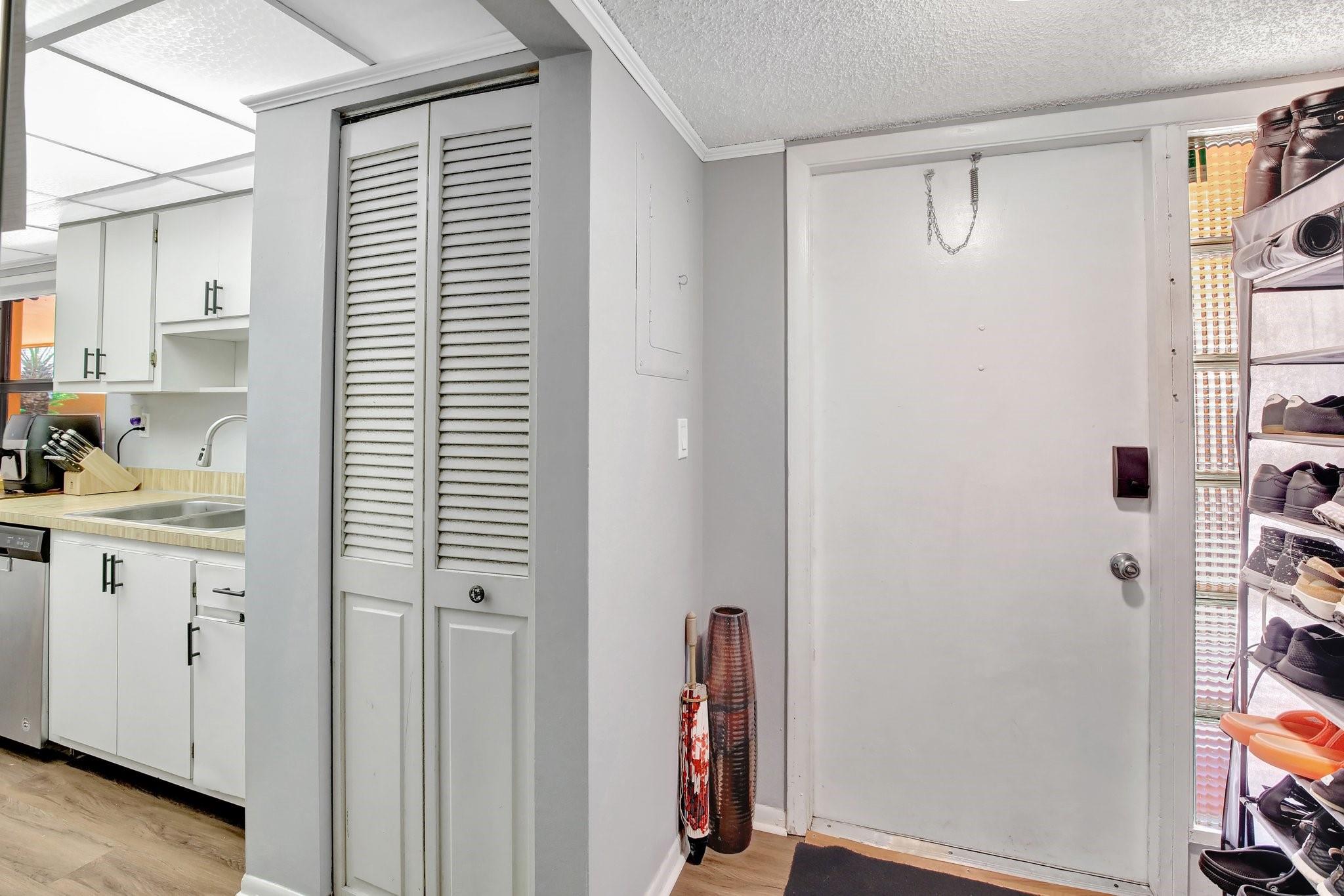 Lago West Condominiums - Residential