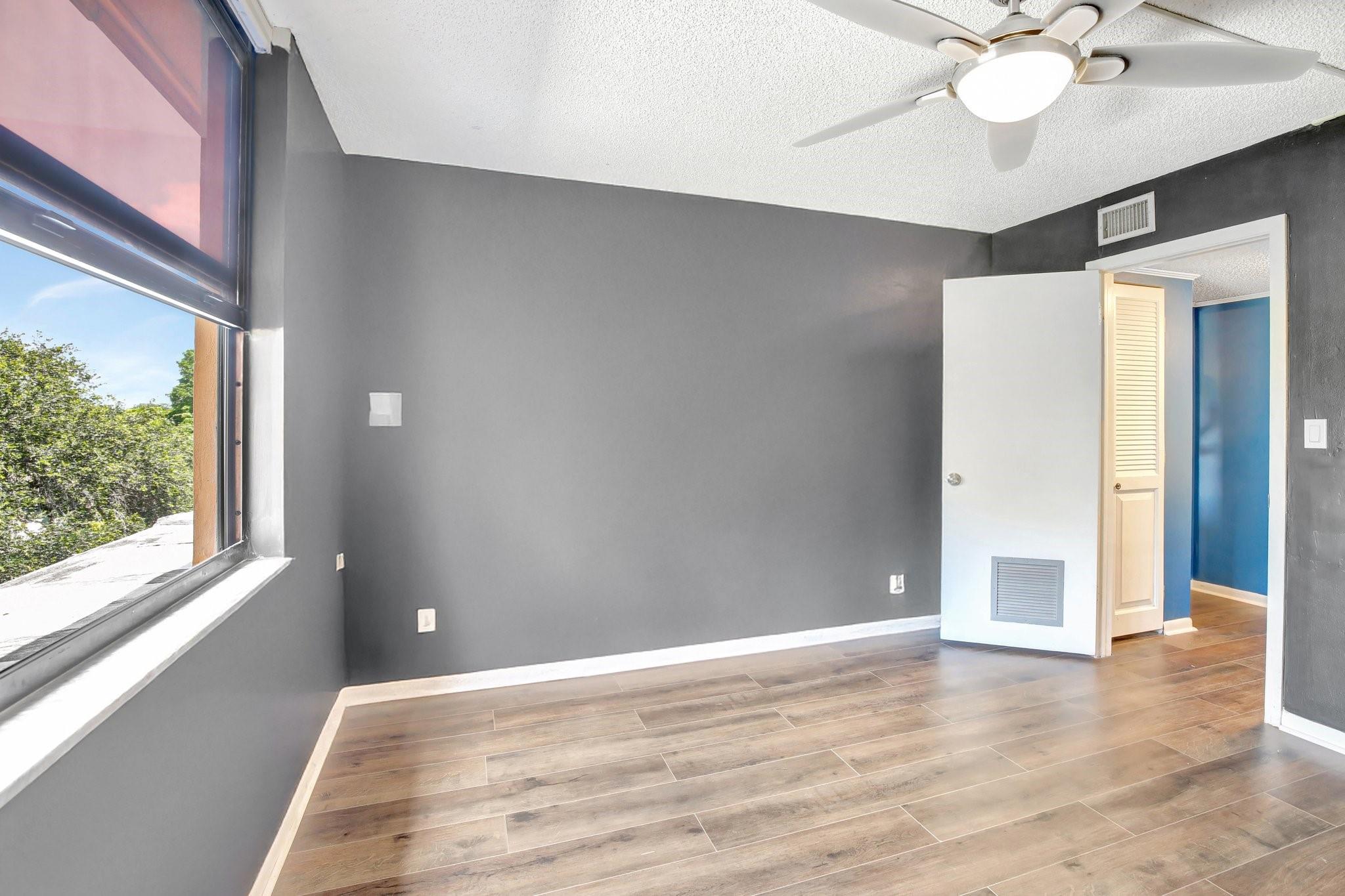 Lago West Condominiums - Residential