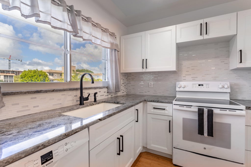 Photo of 2012 S Federal Highway #301, Boynton Beach, FL 33435 (MLS # R11086683)