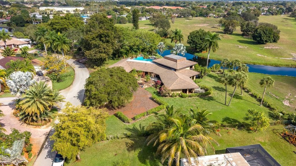 Photo of 5300 White Oak Lane, Tamarac, FL 33319 (MLS # F10540030)