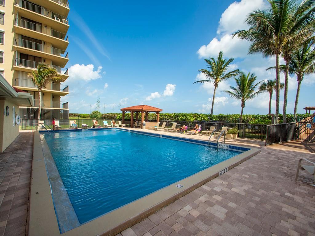 OCEAN HARBOUR SOUTH CONDOMINIUM - Residential