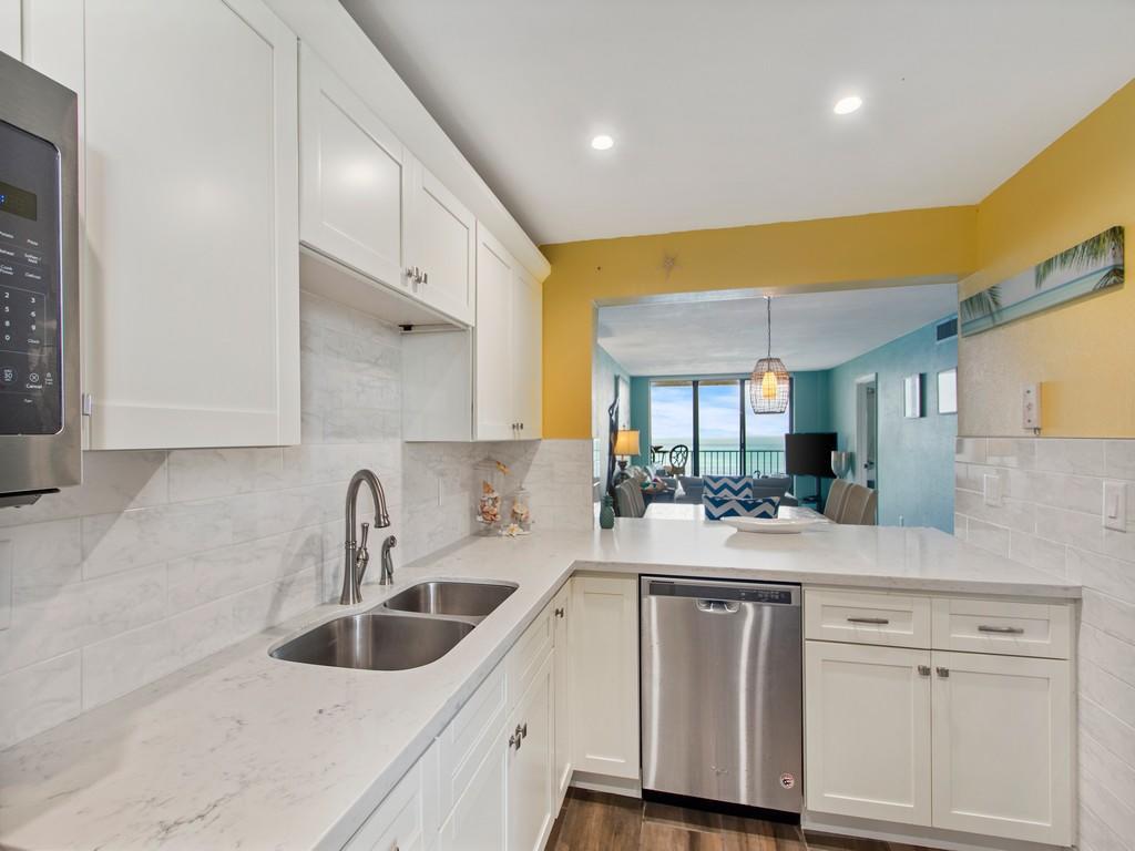 OCEAN HARBOUR SOUTH CONDOMINIUM - Residential