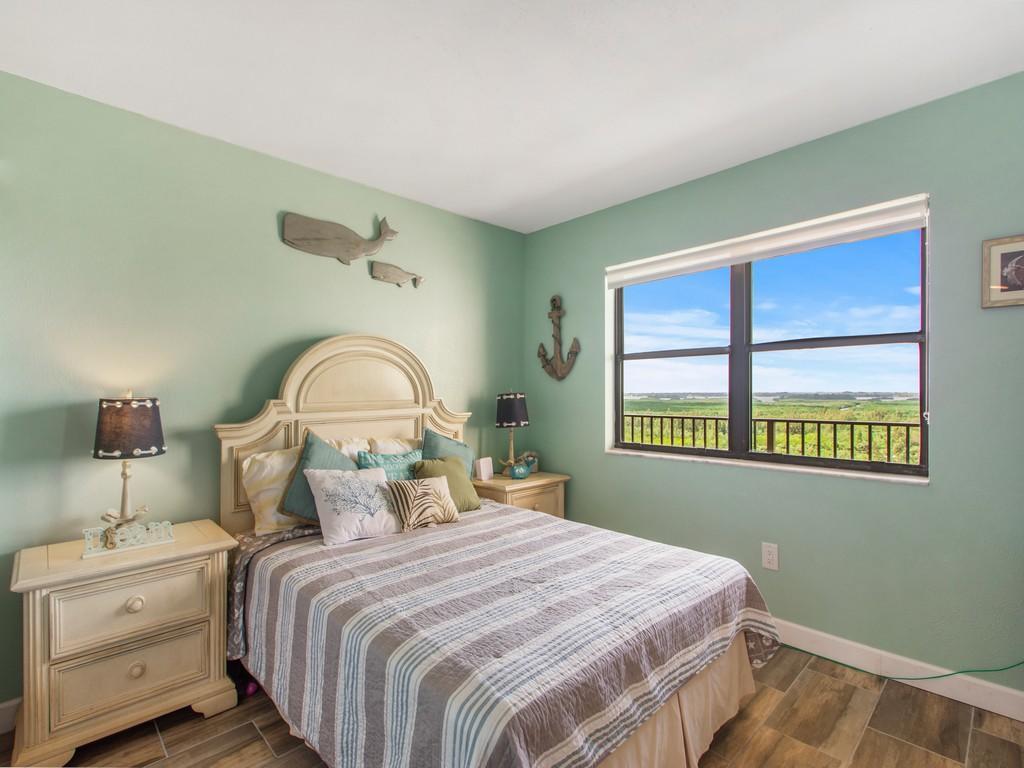 OCEAN HARBOUR SOUTH CONDOMINIUM - Residential