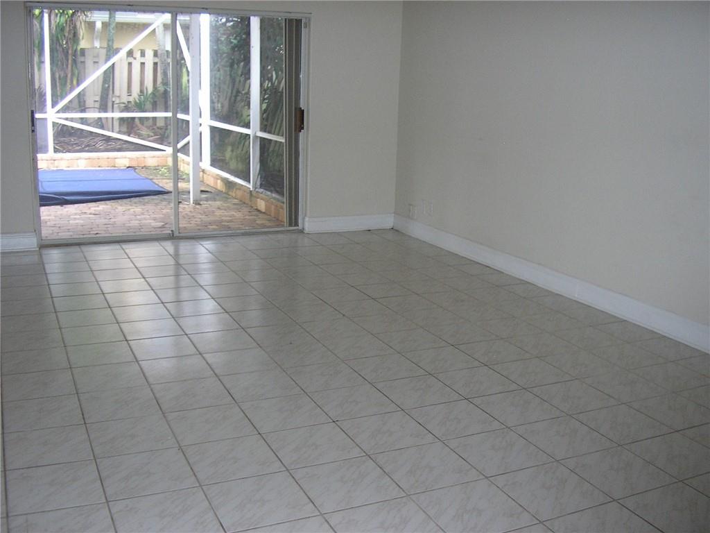 Hillsboro Country Club 02 - Residential