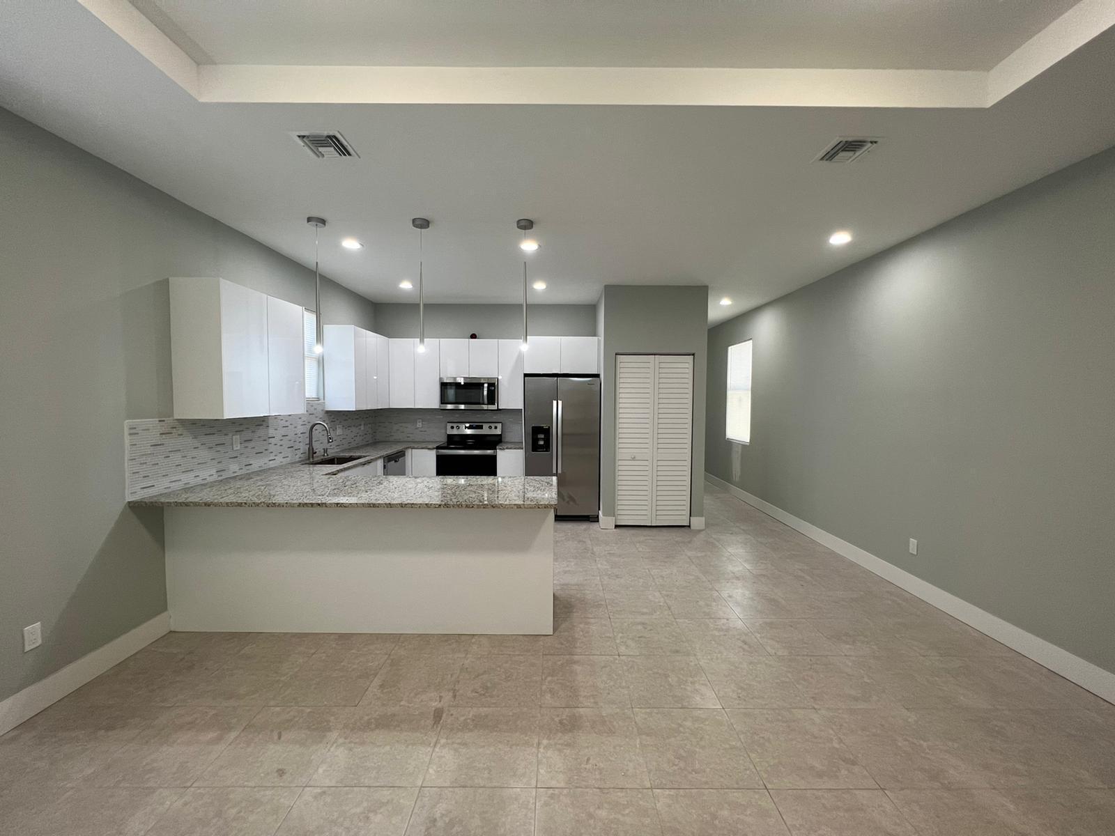 LAKE WORTH TOWN OF - Residential Lease