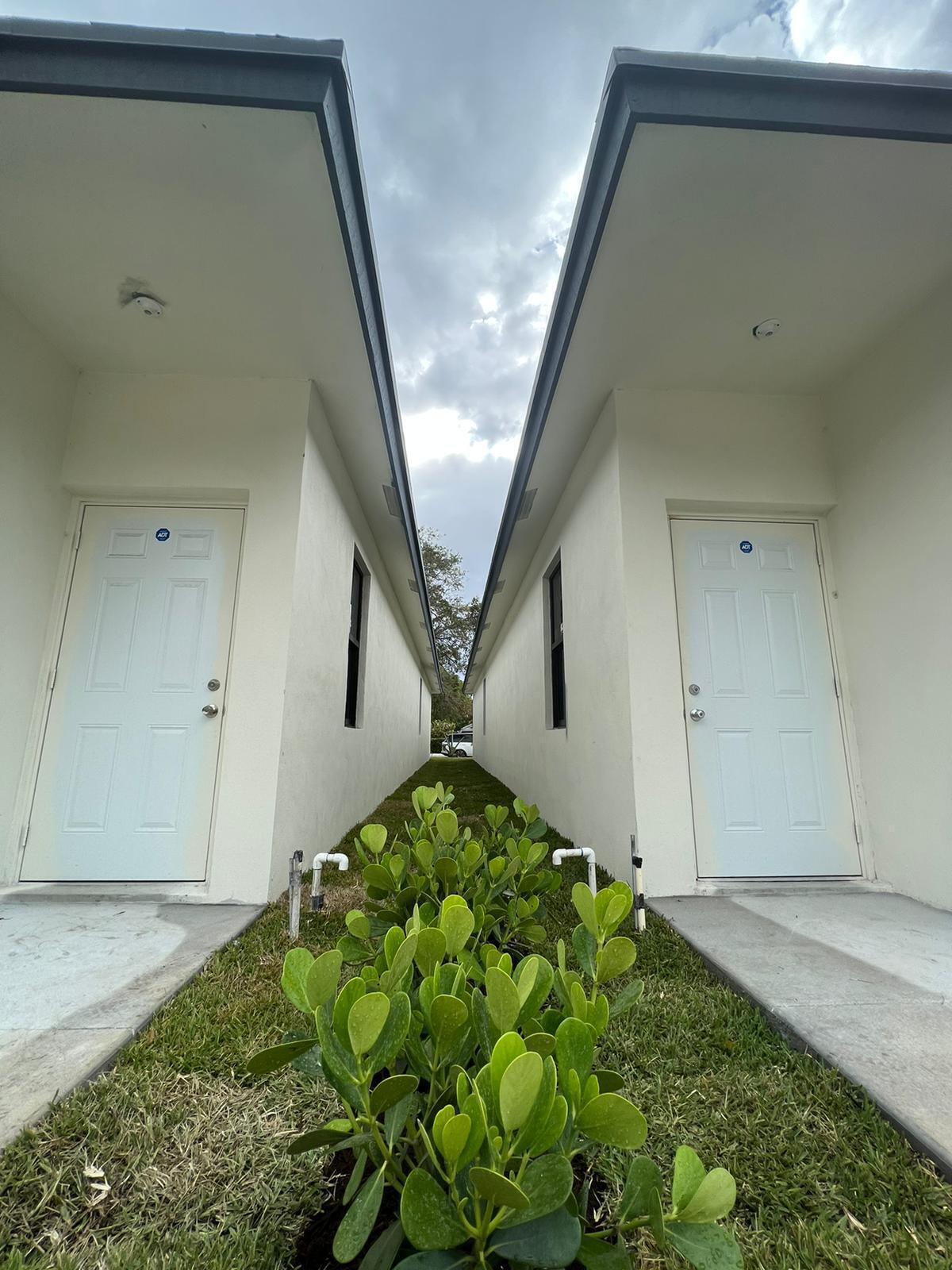 LAKE WORTH TOWN OF - Residential Lease