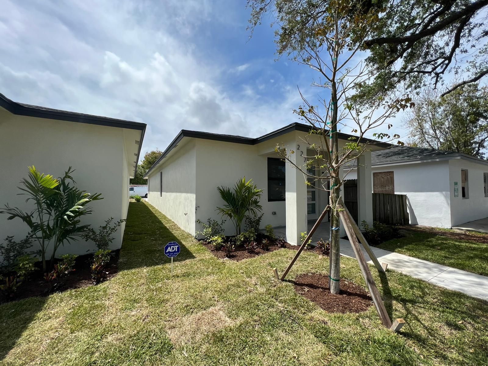 LAKE WORTH TOWN OF - Residential Lease
