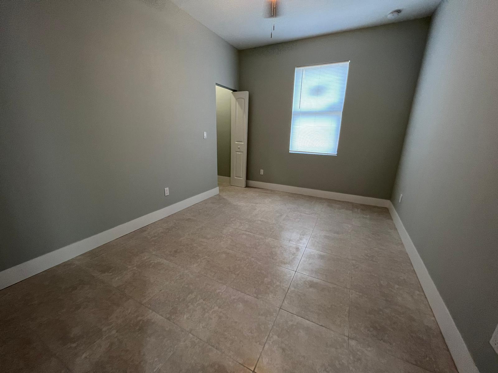 LAKE WORTH TOWN OF - Residential Lease