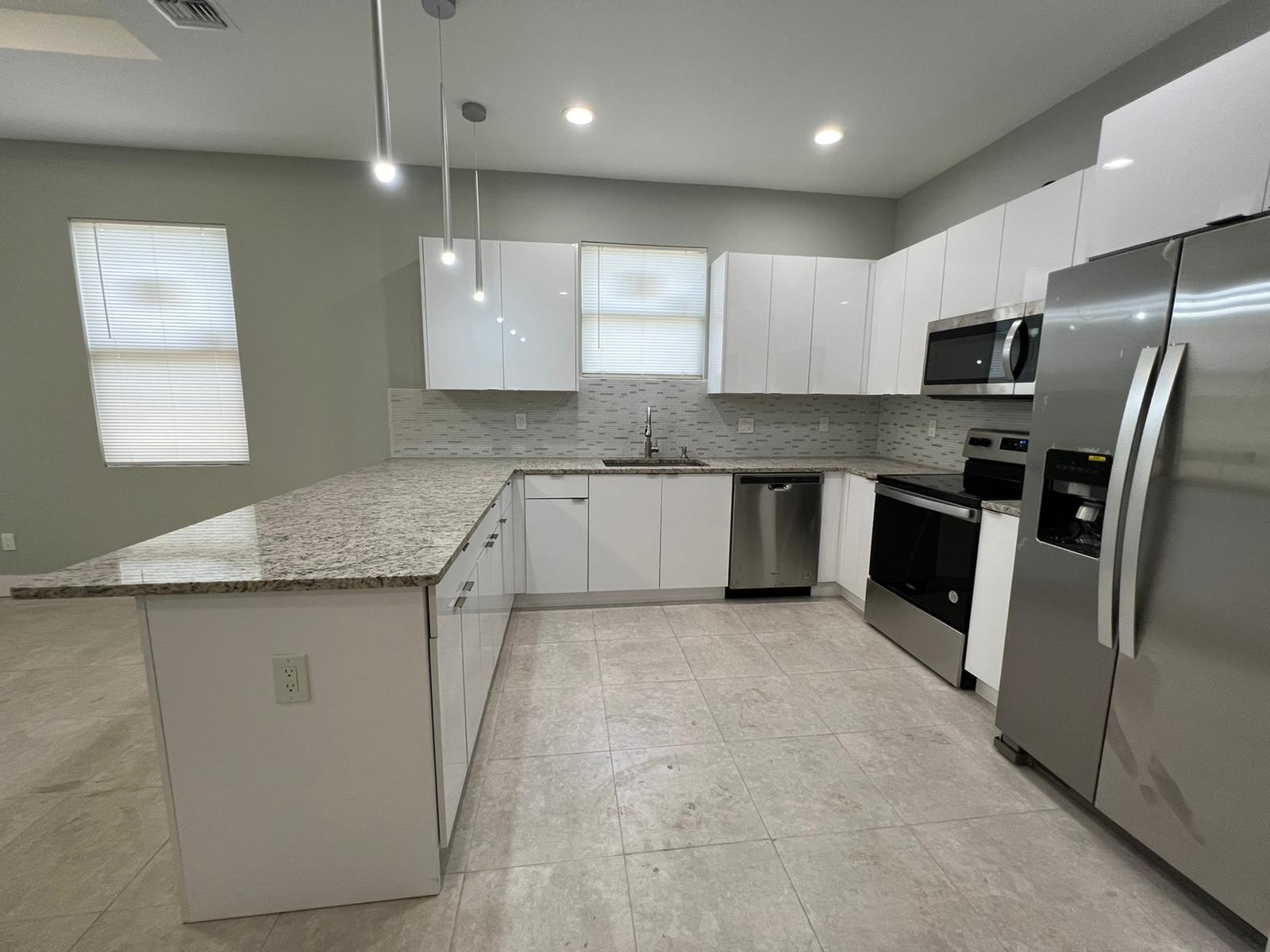 LAKE WORTH TOWN OF - Residential Lease