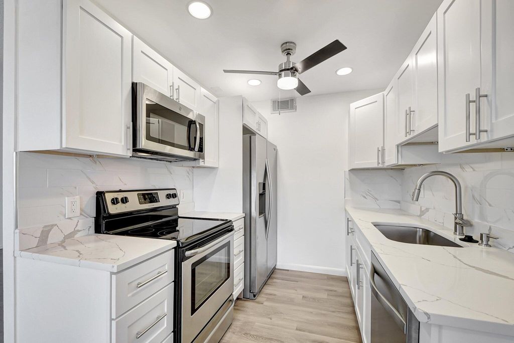 Photo of 4015 Cornwall A, Boca Raton, FL 33434 (MLS # B26022729)