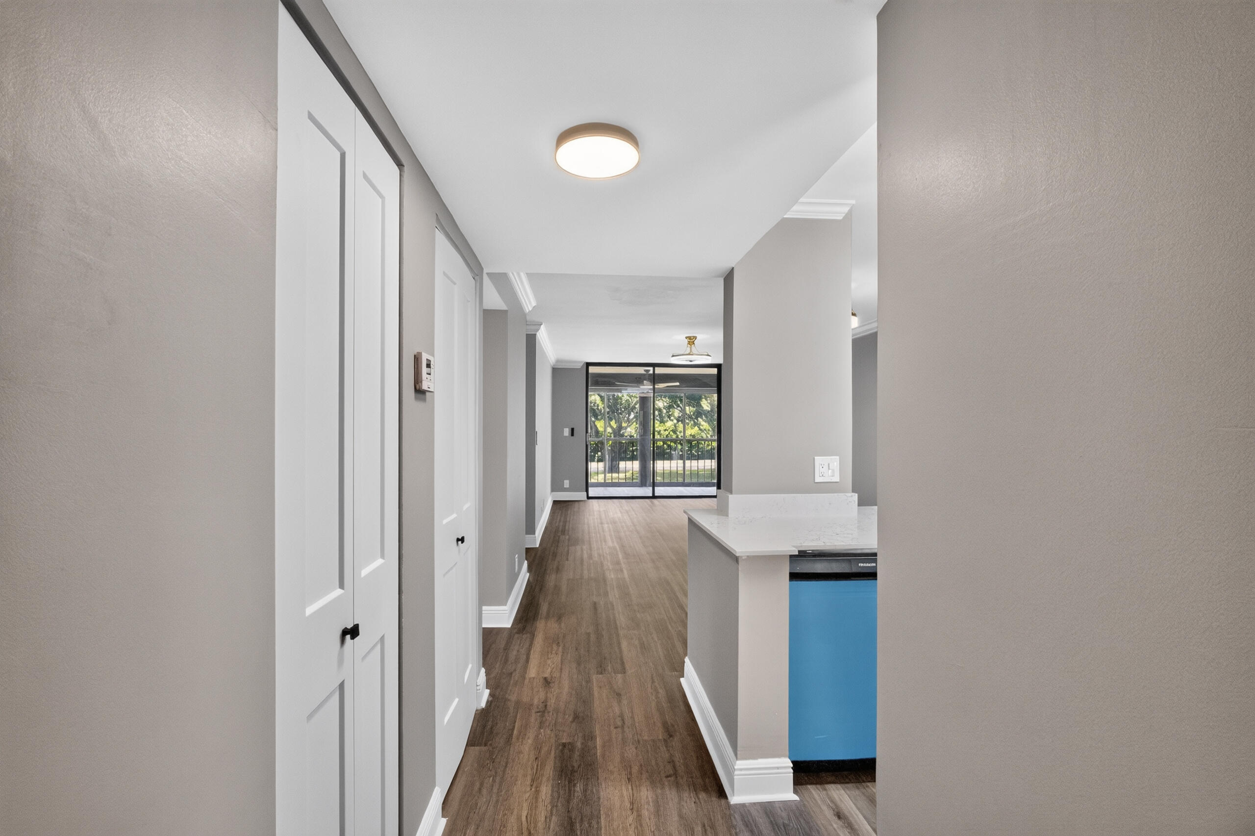 6935 Huntington Lane 207